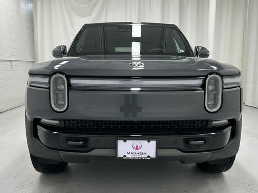 2025 Rivian R1S Adventure