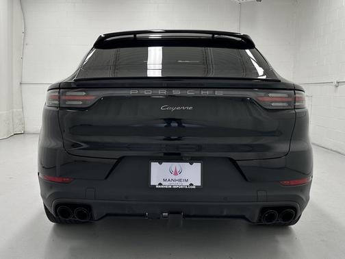 2023 Porsche Cayenne Platinum Edition