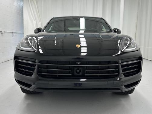 2023 Porsche Cayenne Platinum Edition