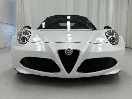 2019 Alfa Romeo 4C Spider Base