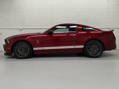 2014 Ford Shelby GT500 Base