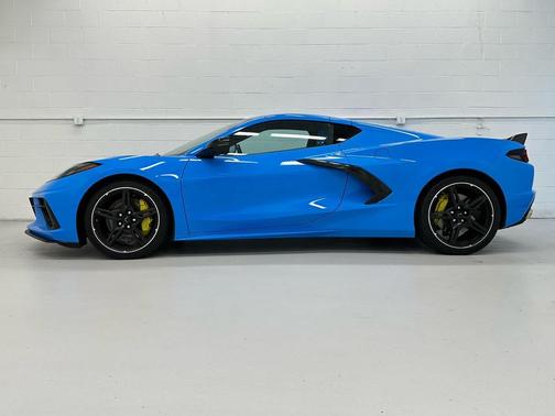 Rapid Blue 2022 Chevrolet Corvette Stingray w/3LT