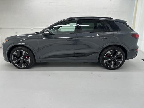 2025 Audi SQ6 e-tron Prestige quattro
