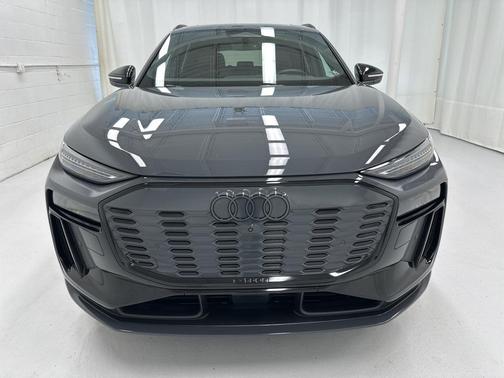 2025 Audi SQ6 e-tron Prestige quattro