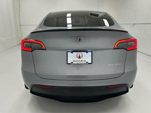 Stealth Grey 2025 Tesla Model Y Performance Dual Motor All-Wheel Drive