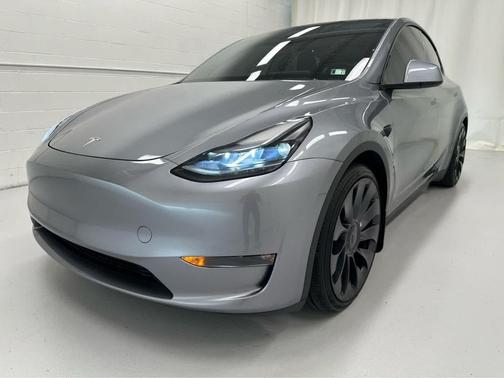 Stealth Grey 2025 Tesla Model Y Performance Dual Motor All-Wheel Drive