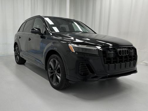 2025 Audi Q7 55 Premium Plus