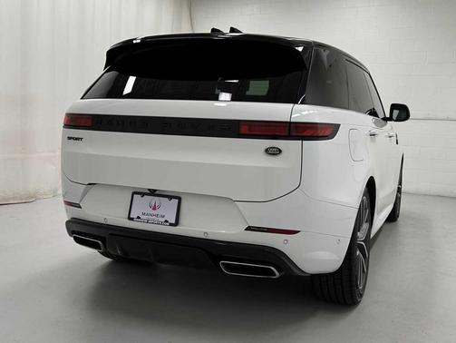 2023 Land Rover Range Rover Sport SE