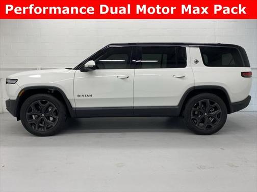 2025 Rivian R1S Adventure