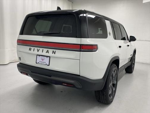 2025 Rivian R1S Adventure