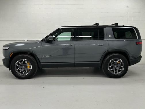 2023 Rivian R1S Adventure