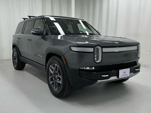 2023 Rivian R1S Adventure