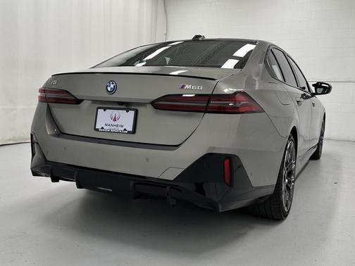 2024 BMW i5 M60