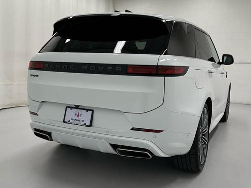 2025 Land Rover Range Rover Sport SE