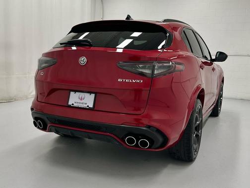Alfa Rosso 2024 Alfa Romeo Stelvio Quadrifoglio