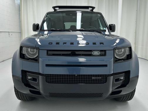 2023 Land Rover Defender X-Dynamic SE
