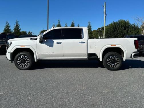White Frost Tricoat 2024 GMC Sierra 2500 Denali Ultimate