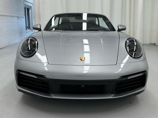 Dolomite Silver Metallic 2022 Porsche 911 Carrera