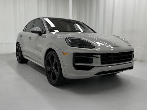 2025 Porsche Cayenne GTS