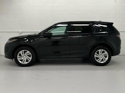 Santorini Black Metallic 2024 Land Rover Discovery Sport Core S