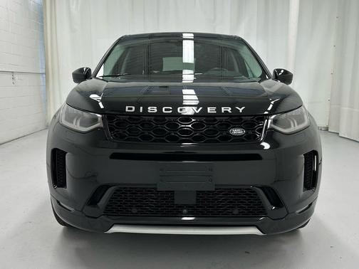 Santorini Black Metallic 2024 Land Rover Discovery Sport Core S