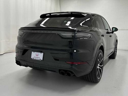 2023 Porsche Cayenne Platinum Edition