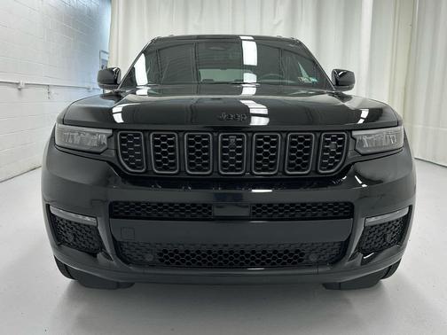 Diamond Black Crystal Pearlcoat 2023 Jeep Grand Cherokee L Summit Reserve