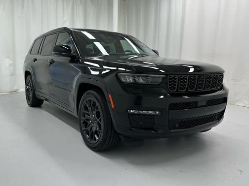 Diamond Black Crystal Pearlcoat 2023 Jeep Grand Cherokee L Summit Reserve