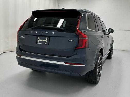 Denim Blue Metallic 2026 Volvo XC90 Plus, B6 AWD Gas (mild hybrid), Gasoline, Bright, 7 Seats