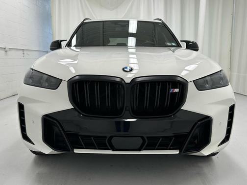 2024 BMW X5 M60i