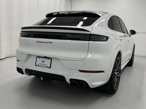 2025 Porsche Cayenne GTS