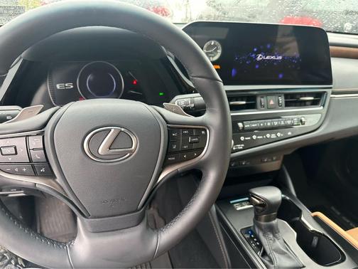 2023 Lexus ES 350 Base