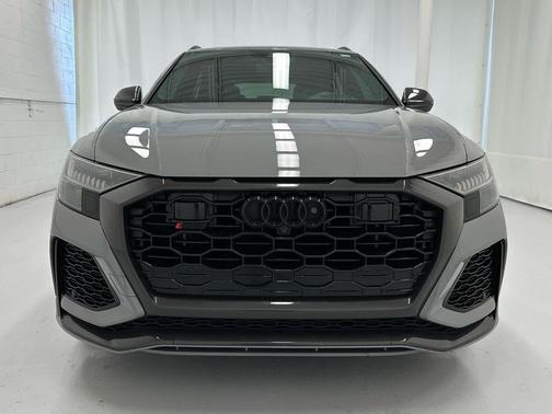 Nardo Gray 2023 Audi RS Q8 4.0T