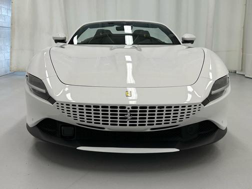 Bianco Cervino 2025 Ferrari Roma Spider Convertible