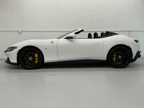 Bianco Cervino 2025 Ferrari Roma Spider Convertible