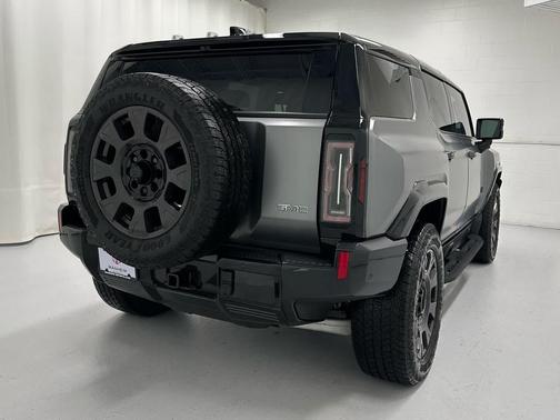 Magnus Gray Matte 2026 GMC HUMMER EV SUV 3X