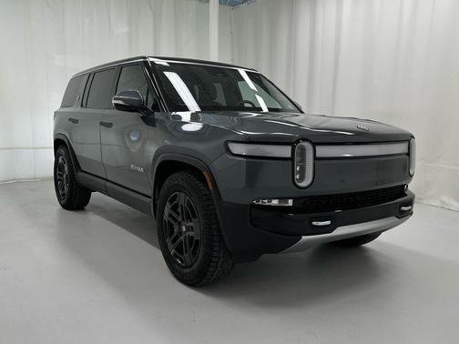 2023 Rivian R1S Adventure