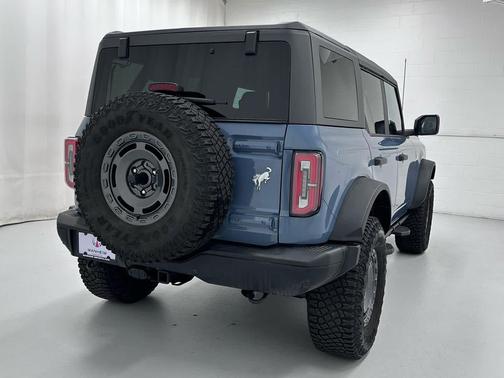 Azure Gray Metallic Tri-Coat 2024 Ford Bronco Badlands