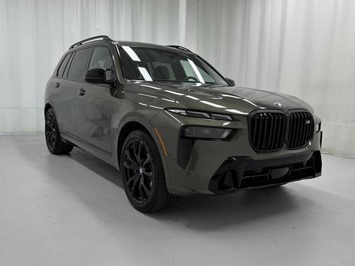 2025 BMW X7 M60i