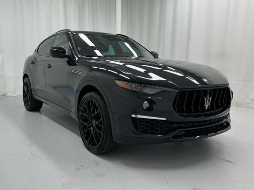 Nero Ribelle Metallic 2022 Maserati Levante GT