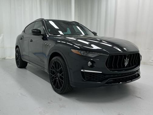 Nero Ribelle Metallic 2022 Maserati Levante GT