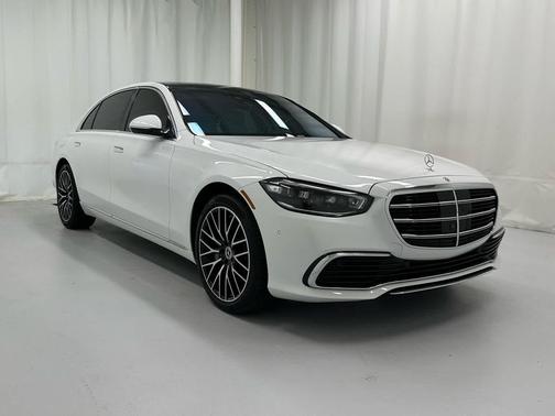 MANUFAKTUR Moonlight White Metallic 2024 Mercedes-Benz S-Class 4MATIC