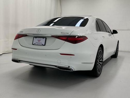 MANUFAKTUR Moonlight White Metallic 2024 Mercedes-Benz S-Class 4MATIC