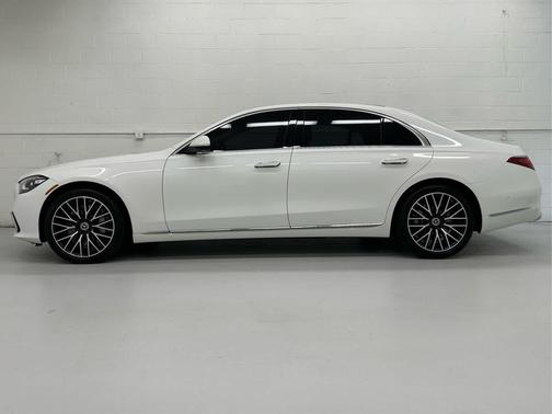 MANUFAKTUR Moonlight White Metallic 2024 Mercedes-Benz S-Class 4MATIC