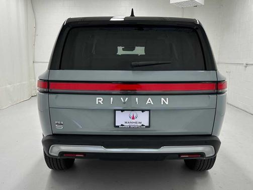 2023 Rivian R1S Adventure