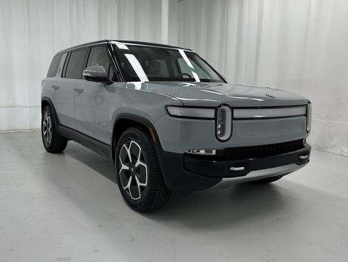 2023 Rivian R1S Adventure