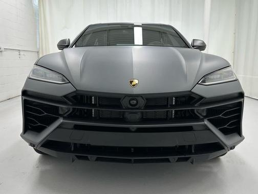 2025 Lamborghini Urus SE