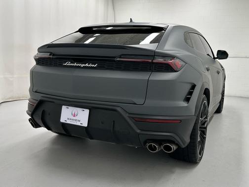 2025 Lamborghini Urus SE