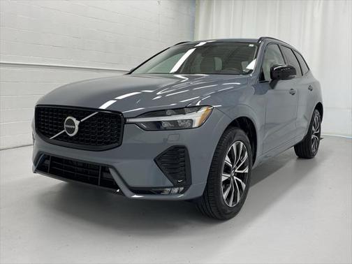 2024 Volvo XC60 B5 Core Dark Theme