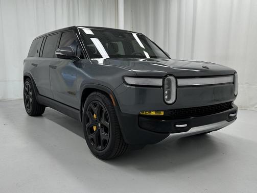 2023 Rivian R1S Adventure